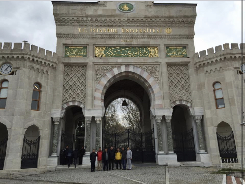 18.AVRASYA EKONOMİ ZİRVESİ KAPSAMINDA YENİ İPEK YOLUNU ANLATMAYA GELEN AKADEMİSYENLERE İSTANBUL ÜNİVERSİTESİ HUKUK FAKÜLTESİ GEZDİRİLDİ VE PROFOSÖRLER EVİNDE MİSAFİR EDİLDİLER
